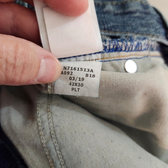 Nautica Men's Relaxed Fit Blue Jeans - Picture 9 of 10